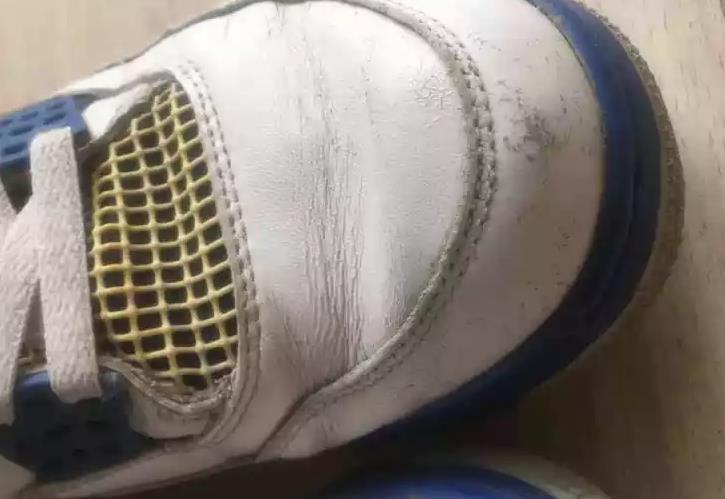 AJ4会爆漆吗 AJ4爆漆了怎么修复