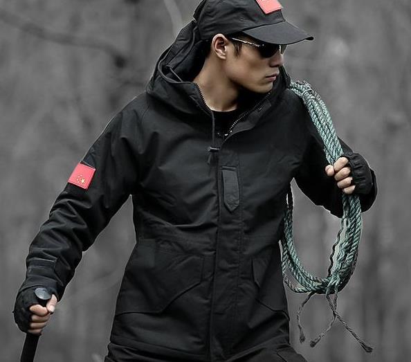 冲锋衣可以拿洗衣机洗吗 冲锋衣可以熨烫吗