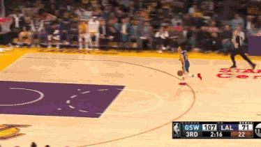 库里扣篮尴尬滑倒 盘点NBA巨星最尴尬的瞬间