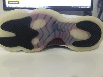 AJ11鞋底发黄正常吗 AJ11大魔王鞋底氧化怎么办