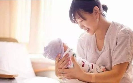 三伏天坐月子是开客厅窗户还是开客厅空调(三伏天坐月子很热怎么办)