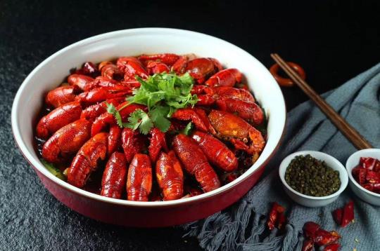 买小龙虾要老板处理还是回来处理(小龙虾怎么处理干净)