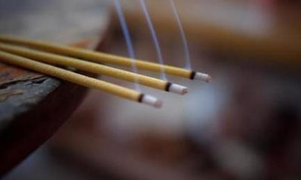 七月十五在家能上香吗(七月十五上香要注意什么)