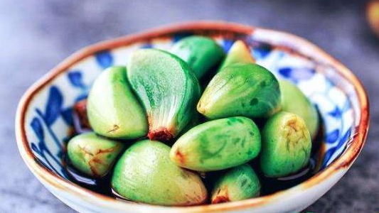 腊八蒜为什么在腊月做(腊八蒜会过期变质吗)