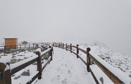 四川这个地方下雪了