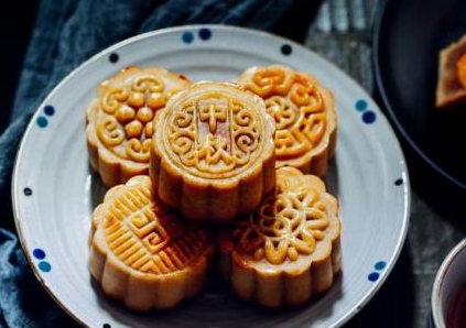 吃月饼有什么讲究