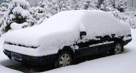 下雪天汽车怎么维护（下雪天怎么停车好）