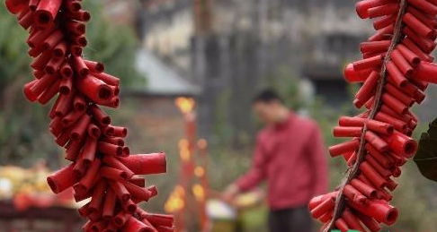 2022年春节能放烟花爆竹吗(春节该不该放烟花爆竹)