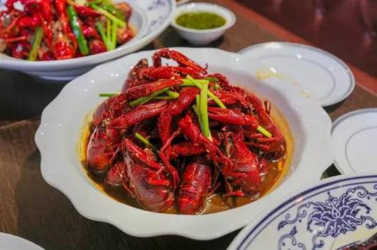 小龙虾加啤酒会过敏吗（做小龙虾放多少啤酒）