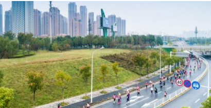 光谷半程马拉松报名费多少钱（半程马拉松参赛包有什么）