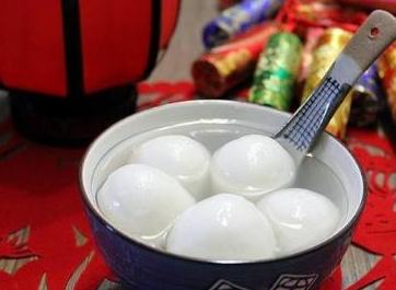 速冻汤圆是解冻了煮还是直接煮(速冻汤圆怎么煮)
