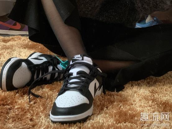 穿运动鞋要空一个手指吗 穿着正好走路顶脚是鞋小吗