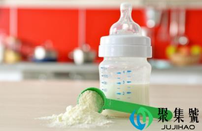 宝宝补铁剂什么时候吃效果好(婴儿补铁的药可以放奶粉一起喝吗)