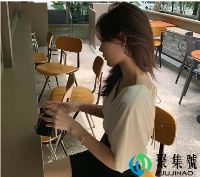 长裙和短裙哪个更显气质(夏季短裙买大还是买小)