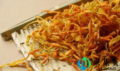 干黄花菜怎么是苦的可以吃吗（黄花菜哪些人群不能吃）