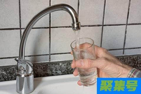 自来水的水怎么发黑