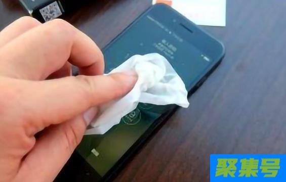 花露水擦手机屏幕有什么效果