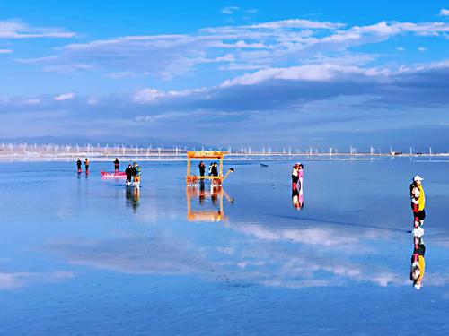 湖水像镜子还像什么