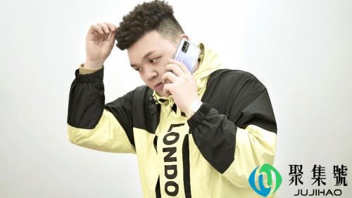 解锁“银”色科技潮流生活,BOY LONDON x HONOR联名跨界限量礼盒发布