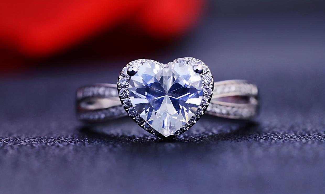 如何挑选结婚钻戒?有攻略嘛?不会买怎么办?