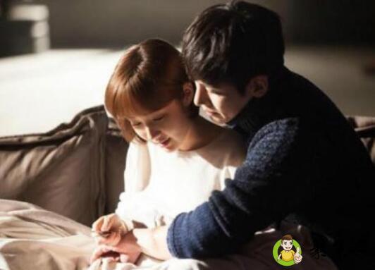 喜欢从背后抱人的心理