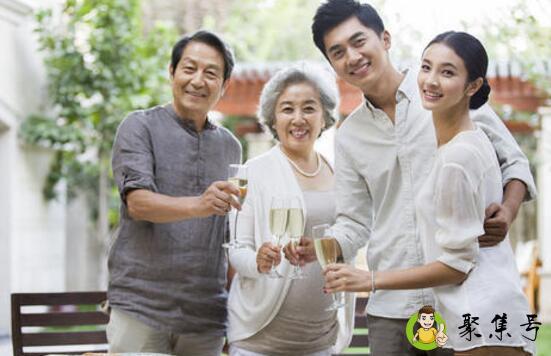 跟男方家长吃饭聊什么