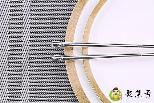 详细阅读:纯银筷子能每天吃饭用吗 纯银筷子能每天吃饭用吗