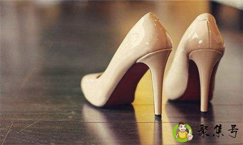 高跟鞋贴胶什么意思