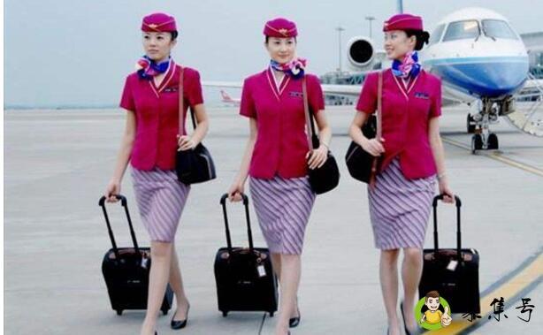 空姐的行李箱有啥
