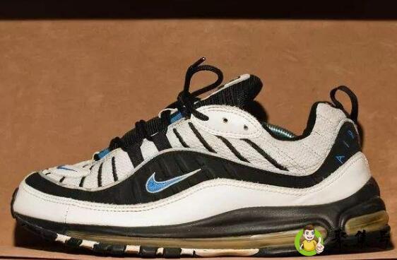 详细阅读:airmax98夏天穿热吗 airmax98夏天穿热吗