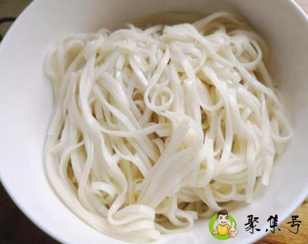 面条加淀粉和不加的区别