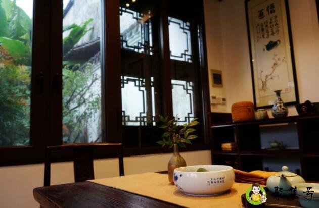 详细阅读:无须暖风闲作伴,暗角萦香久不散的意思 无须暖风闲作伴,暗角萦香久不散的意思