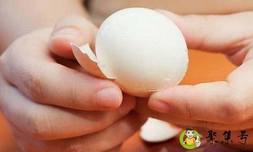 鸡蛋煮裂的原因是什么