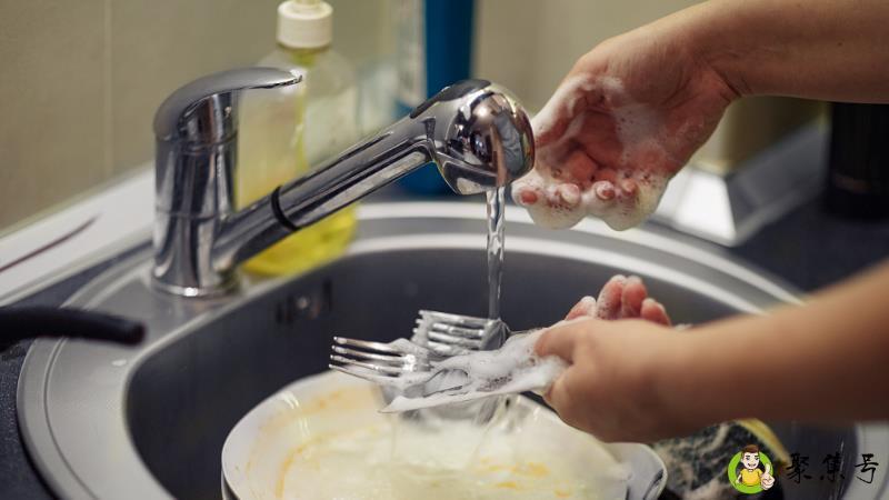 钢丝球刷铁锅的危害