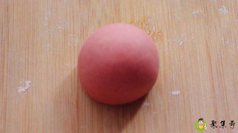 详细阅读:红色馒头用什么蔬菜汁 红色馒头用什么蔬菜汁