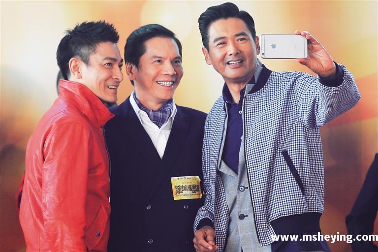 中国90年代混混,追着向华强一路打到深圳,仅靠一把刀闯浙江村