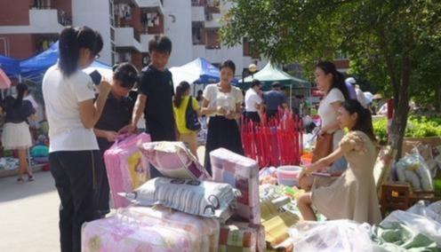 国家鼓励支持摆地摊了!8大赚钱地摊行业在这里!现在知道还不晚