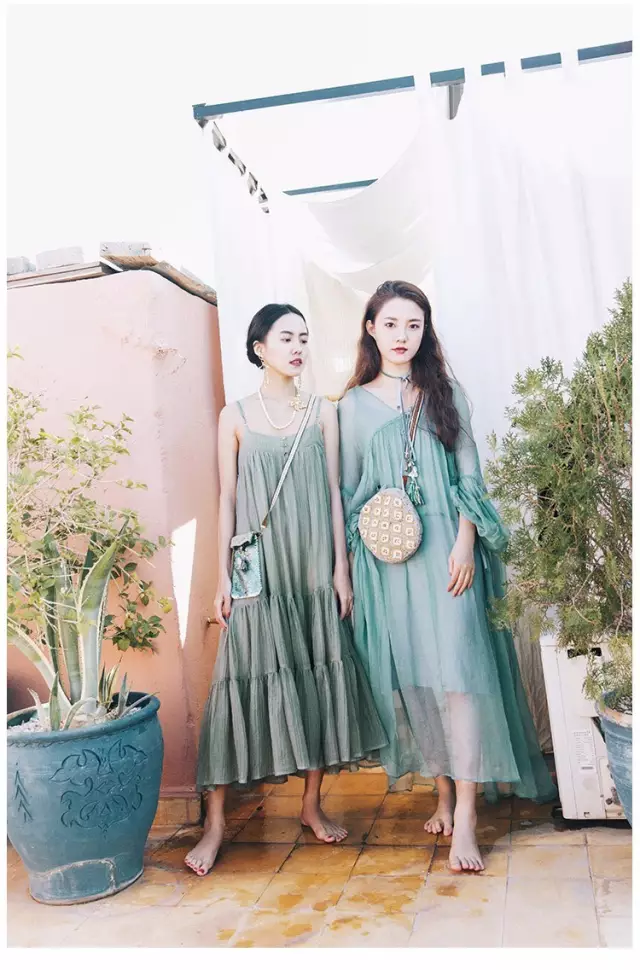 这家女装店的文案,看得我只想买买买