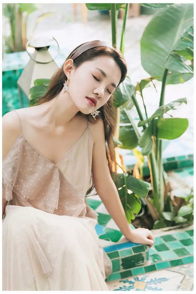这家女装店的文案,看得我只想买买买