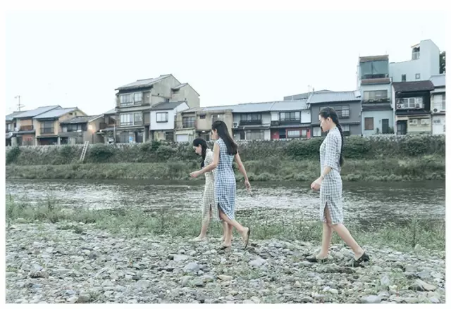 这家女装店的文案,看得我只想买买买