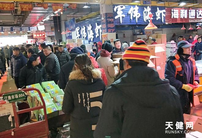 海鲜市场进入“春节模式”哪些海鲜最便宜、最抢手?