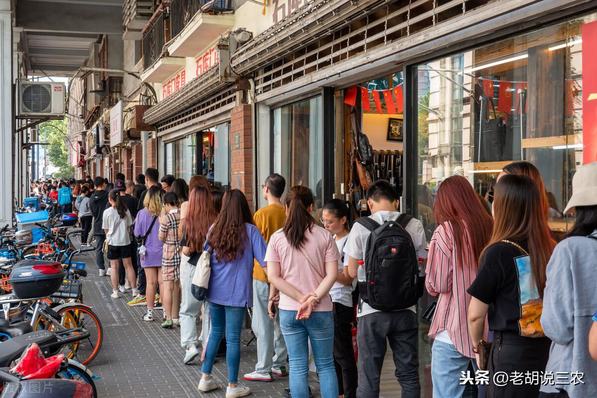 奶茶利润最低55%,可谓“暴利”行业,但经营也有风险