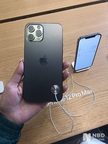 备货充足!华强北卖家:iPhone12 mini跌破官方价,Pro Max只需加价数百元