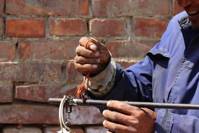 “躺着赚钱”的暴利行业,比打工有机会发财?