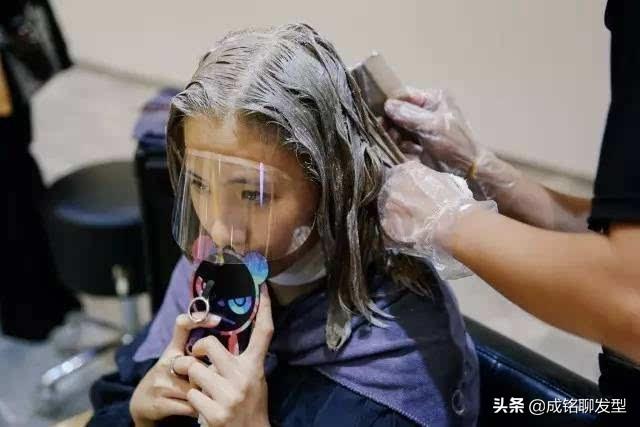 粘到头皮上的染发剂能洗掉吗?会对身体有影响吗?