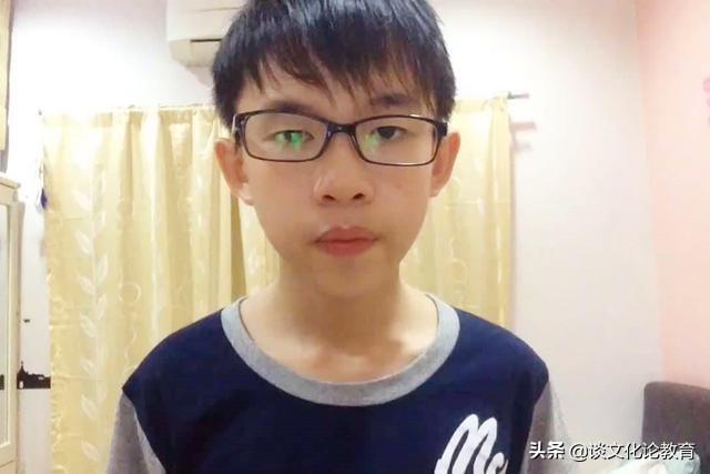 小学生创建“QQ”群,聊天内容令人“脸红”,该如何引导?