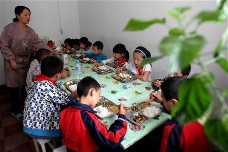 40多岁夫妻俩,春节后想一起做小生意,有什么好项目可以选择?