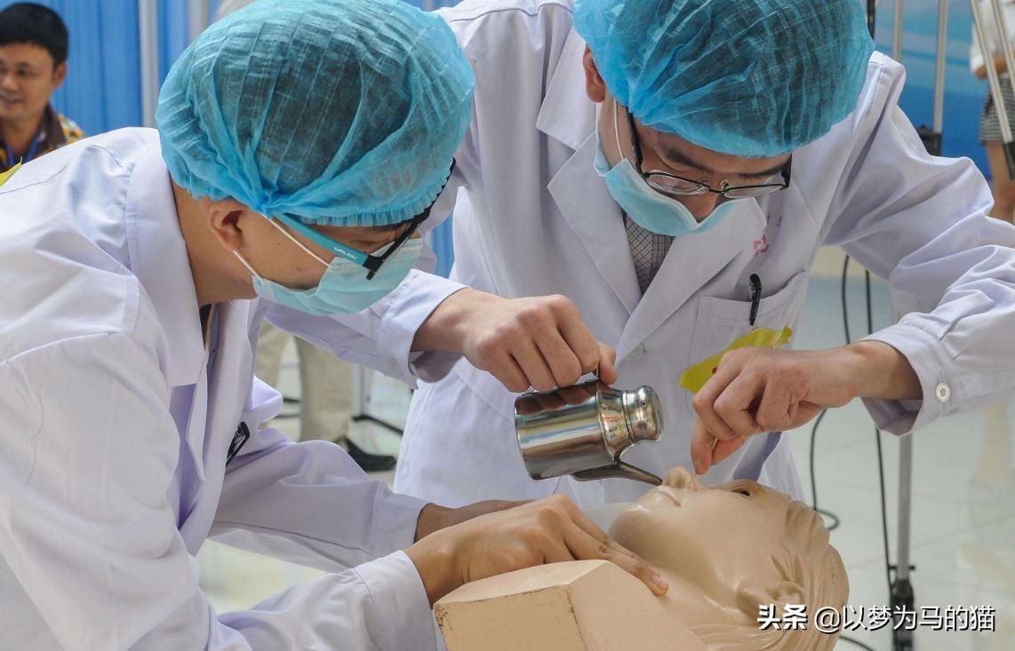 排名前十的“热门专业”,有些毕业生竞争激烈,有些需求量却很高