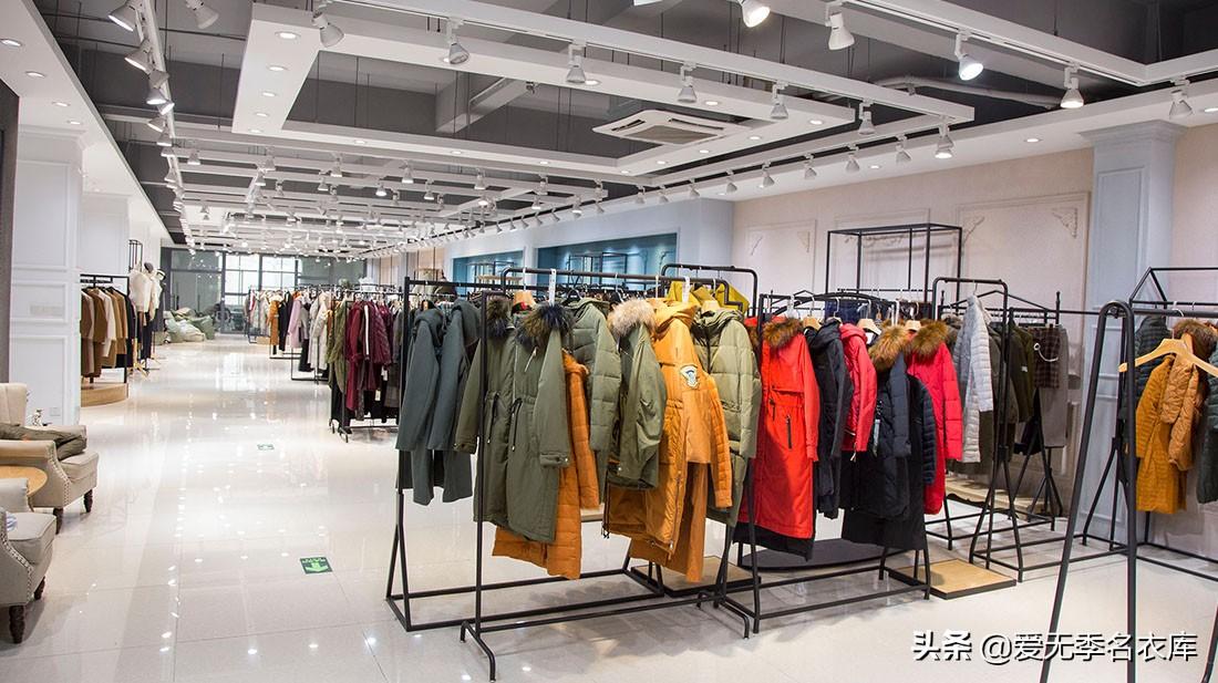 女装厂家货源哪里便宜（批发衣服一手货源渠道）