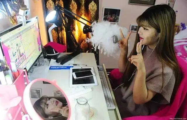 手机直播设备全套都有什么推荐（自己怎么学做直播攻略）